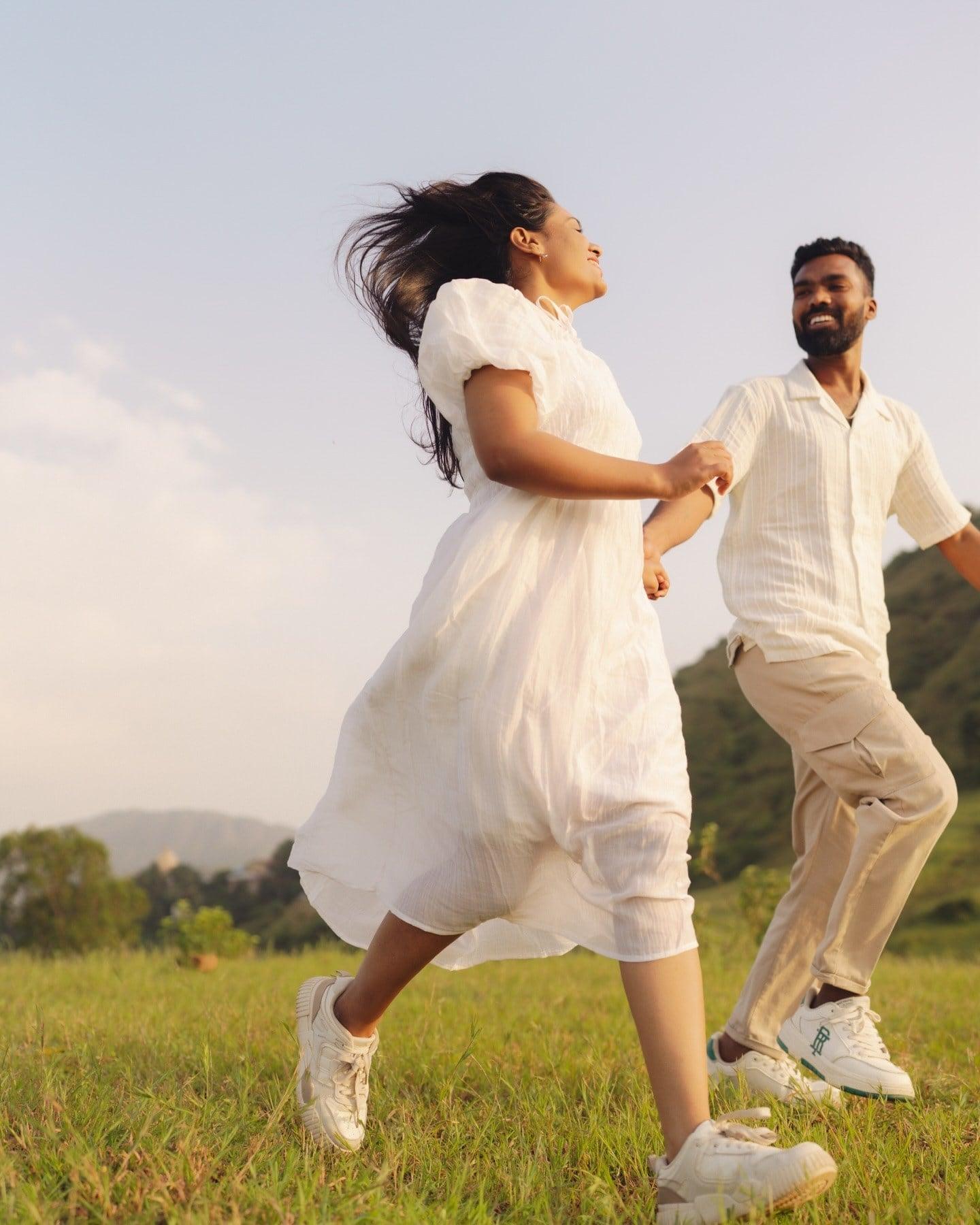 Neha & Rahul, photo 1 of 10