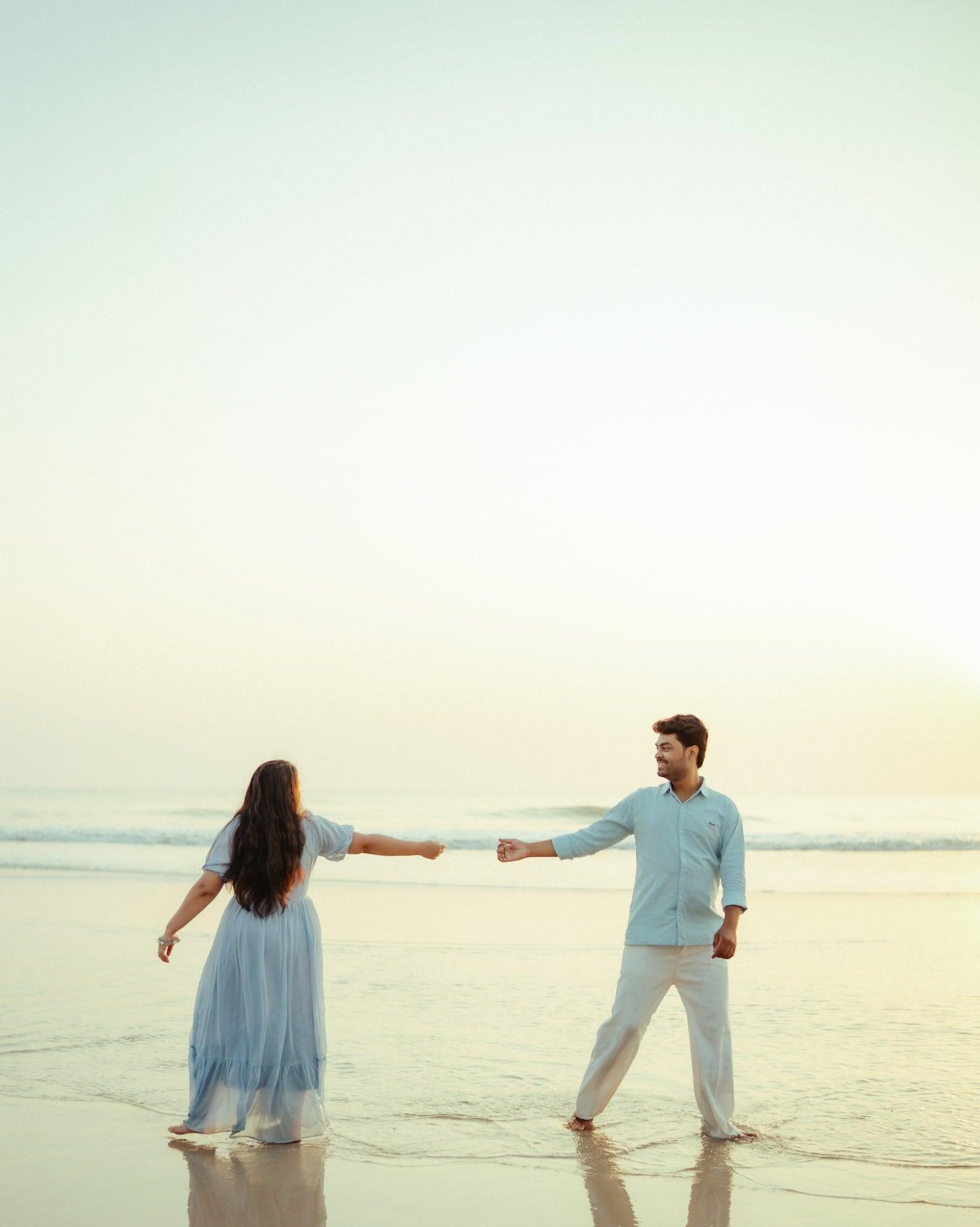 Shreya & Shikhar, photo 5 of 11