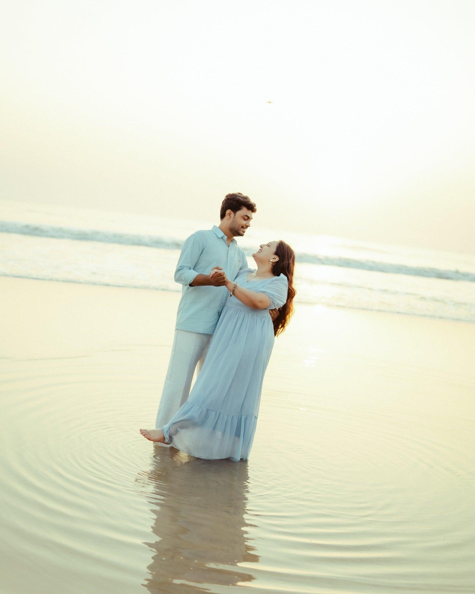 Shreya & Shikhar, photo 9 of 11