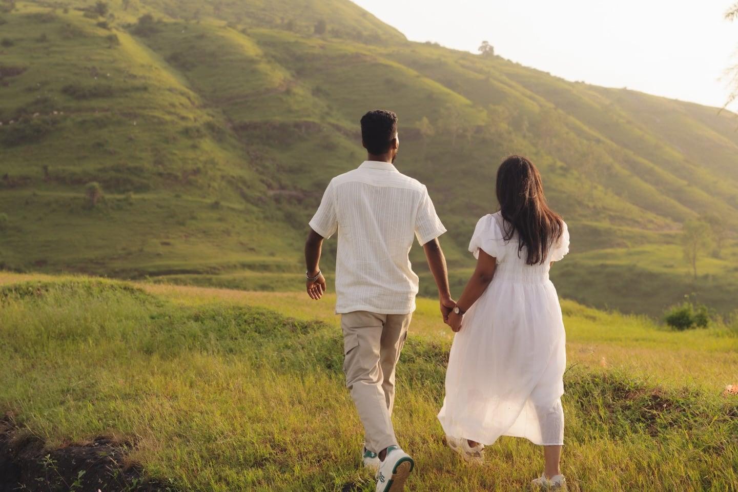 Pre-wedding shoots in Nashik by Art of Rohit